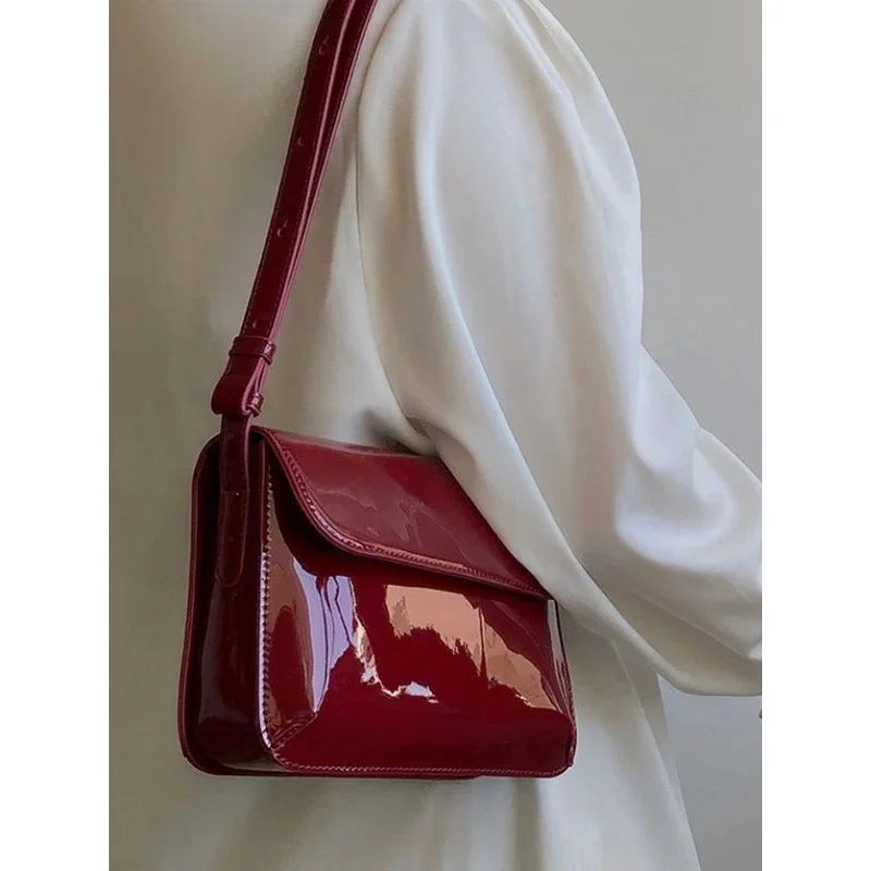 

New Women Vintage Patent-Leather Shoulder Bags Stylish Party Female Designer Underarm Square Flap Bag Delicate Crossbody Bolsas