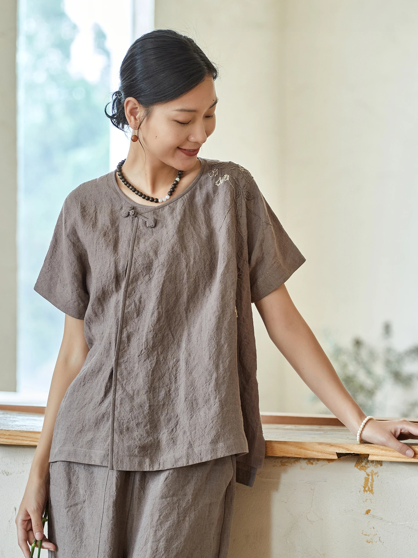

Original Design Linen Embroidered Loose Women's Shirt Summer New Chinese Style Retro Short Sleeve round Neck Casual Top