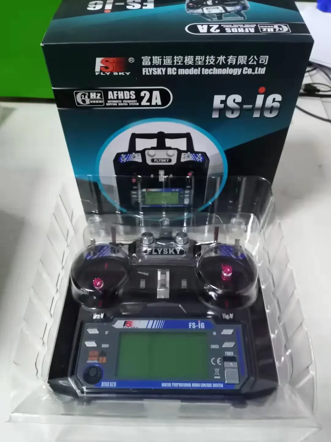 

Flysky FS-i6 AFHDS 2A 2,4 ГГц 6-канальный передатчик радиосистемы для радиоуправляемого самолета