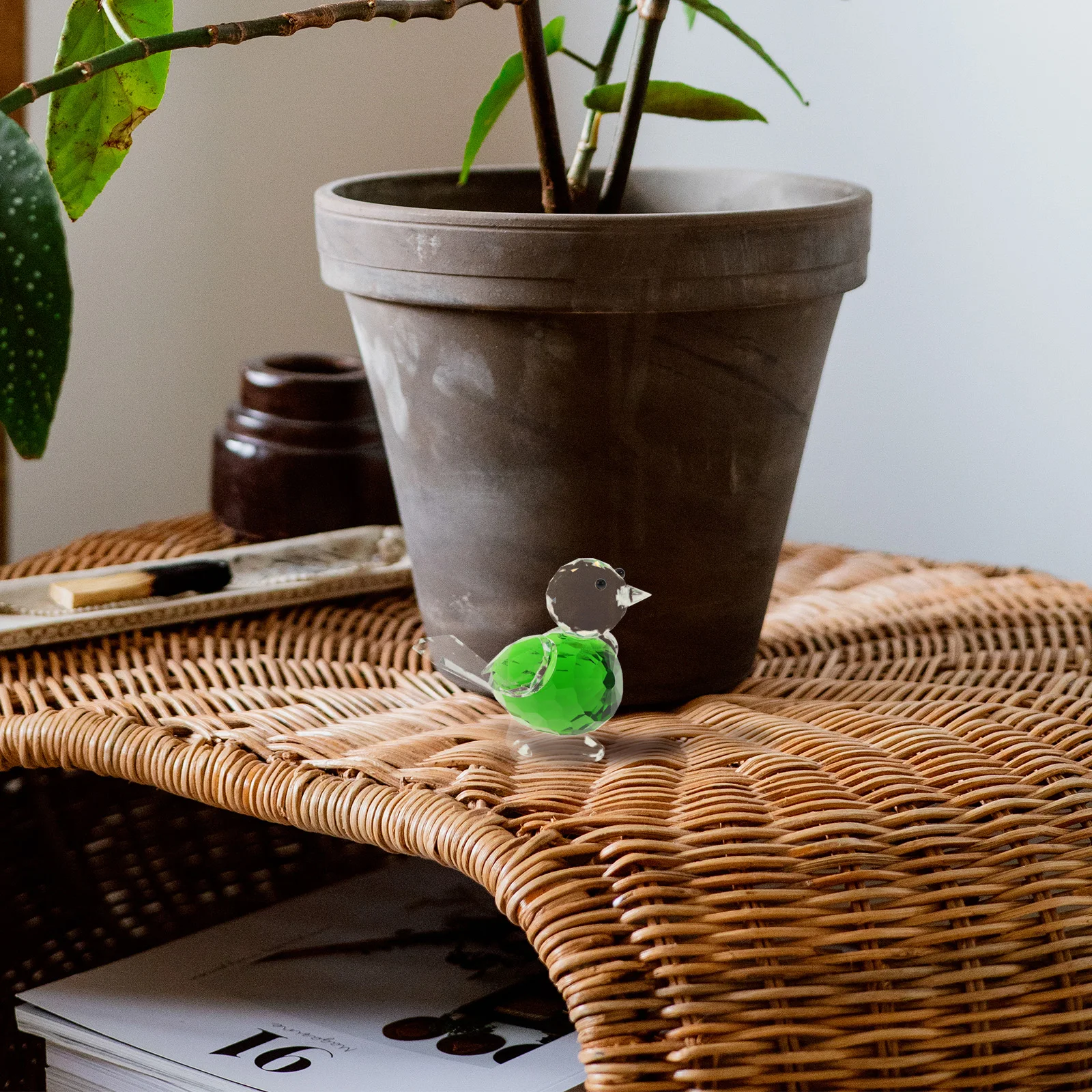 

1Pcs Realistic Glass Craft Bird Adorn Chic Workmanship Indoor Desktop Decor for Living Room Bedroom Office Tabletop