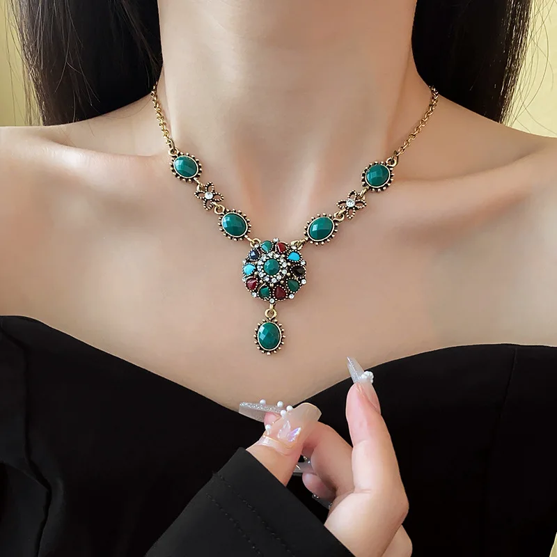 Colorful Rhinestonewater Drop Round Flower Necklaces for Women Vintage Advanced Collar Chains Aesthetic Dainty Jewelry Wholesale