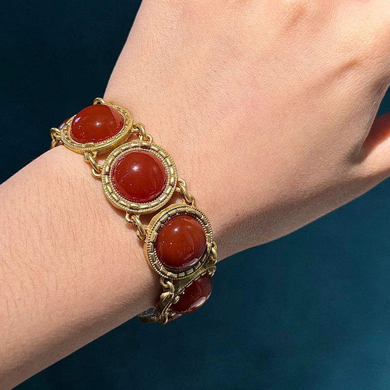 

Vintage Natural Stone Red Bracelets Woman Luxury Brand Gold Color Chain Charm Antique Wedding Accessories Jewelry 2026 Trends