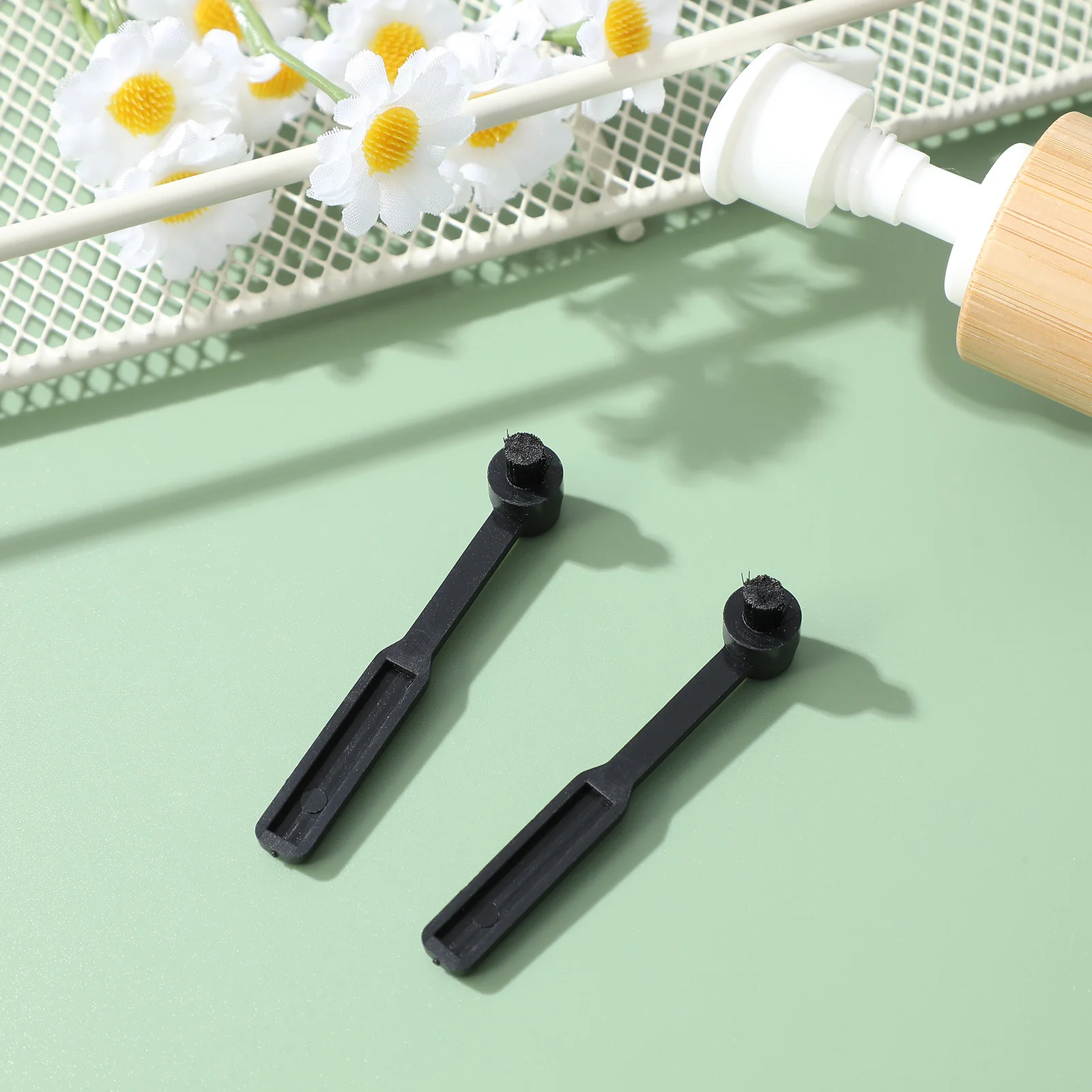 

2Pcs Turntable Stylus Cleaner Nylon Bristle Brush Compact Design for Record Player Needle Care Cleaning Tools Stylus Brush