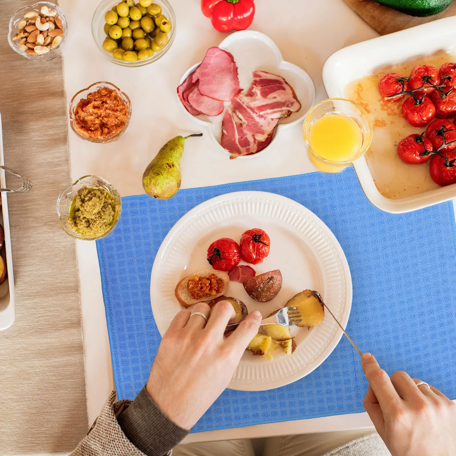 

4pcs Placemat Heat Insulation Water Absorption Non Slip Mat Comfortable Fiber Mats Dining Table Protection Simple Design Anti