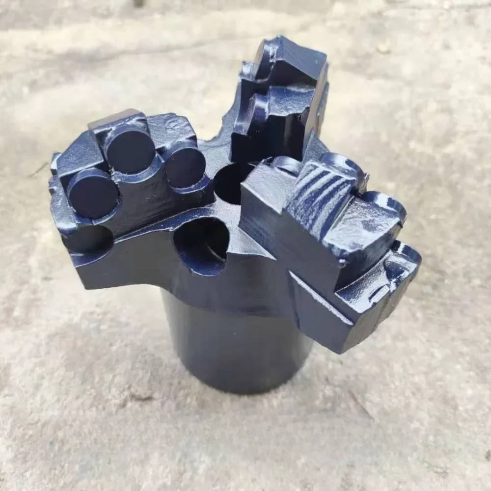 Manufacturer direct sales drilling water well Three-wing concave coreless composite sheet rock drill bit