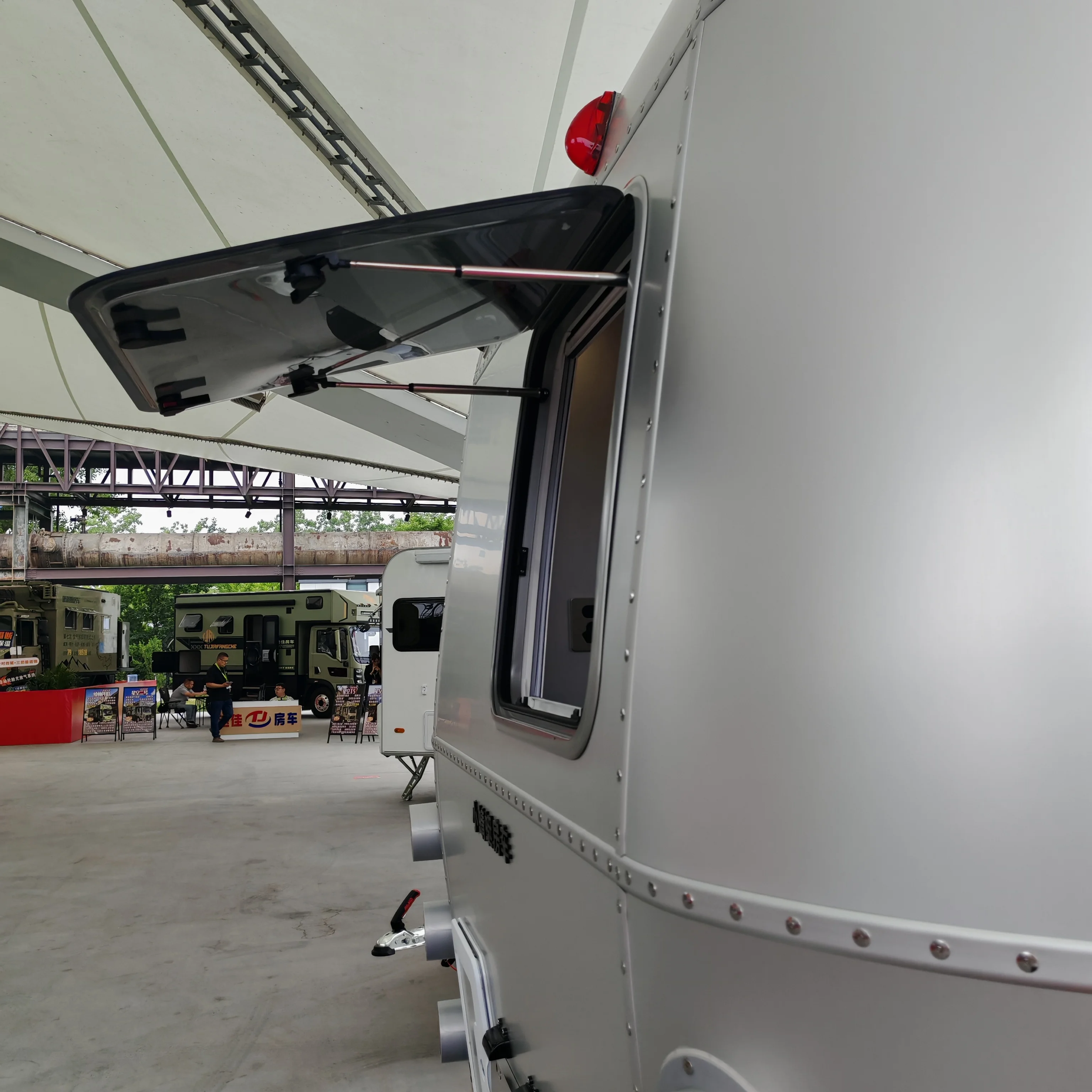 Wholesale Acrylic Window Aluminum Frame R5000mm Radian For Campervan 500*500MM