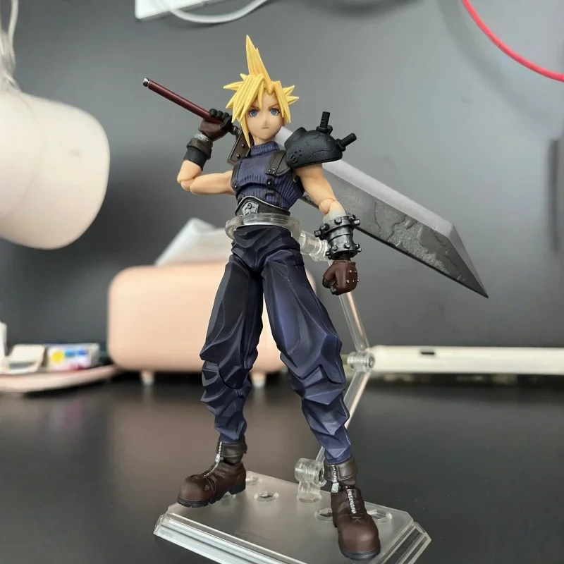 

Original In Stock Square Eni Se Bring Art Series Zack Cloud Strife Action Figure Pvc Desktop Ornament Collection Model Toys Gift