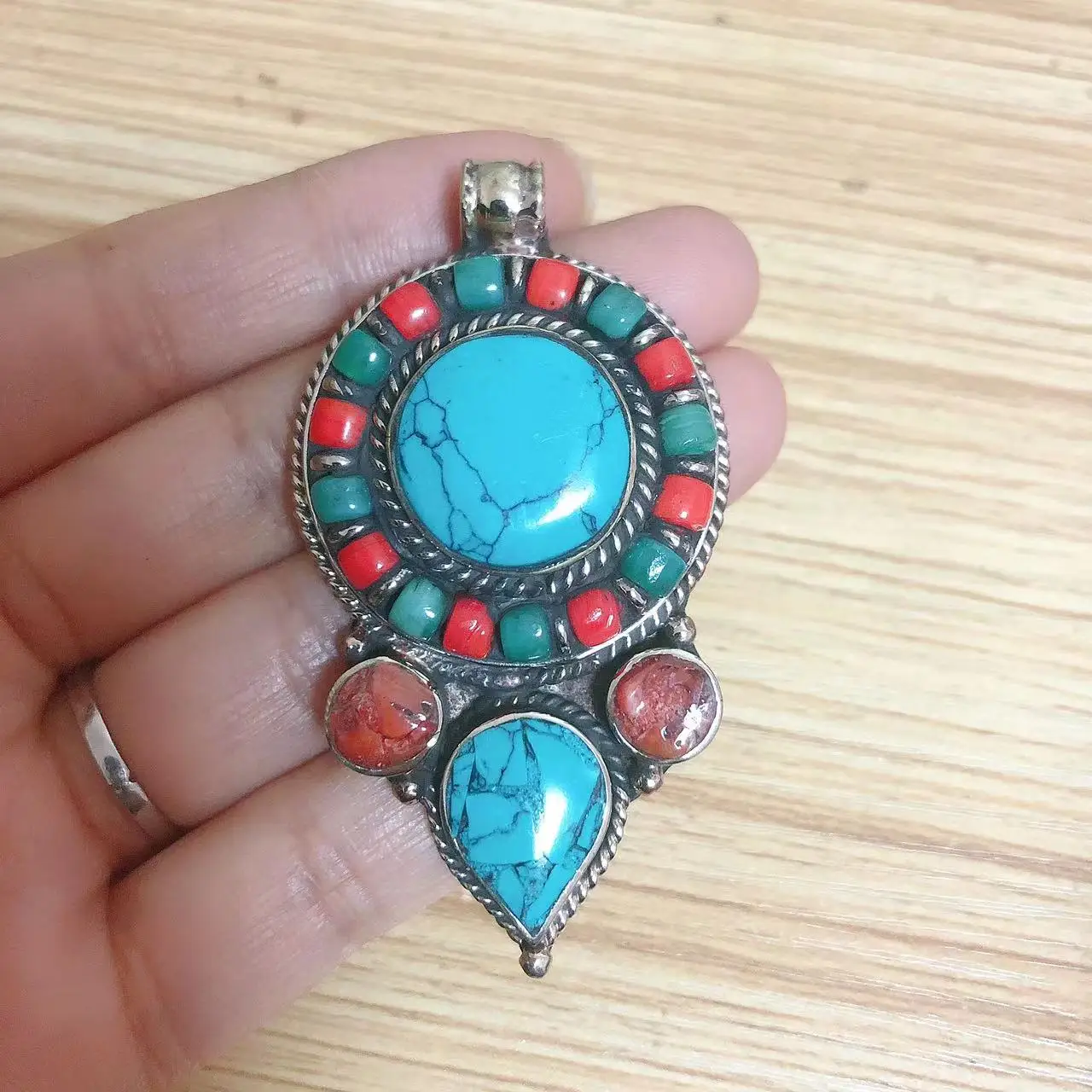 PN043 Ethnic Tibetan Copper Inlaid Turquoises Stone Pendant Necklace For Women 2023 New Style