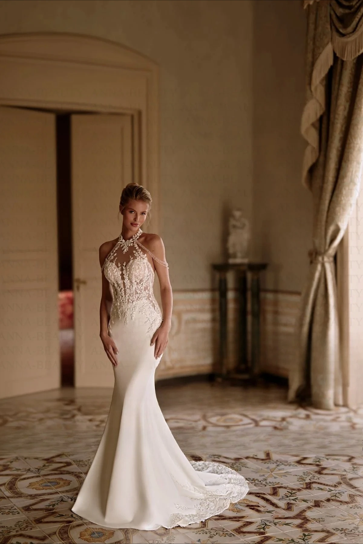 Classic Halter Wedding Dress Woman Bride Sleeveless Appliques Satin Mermaid Zipper Brush Train Vestidos Customised