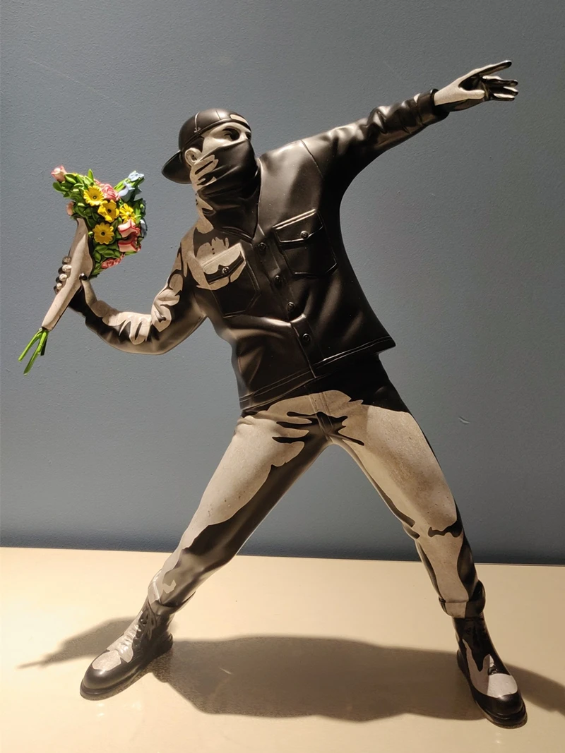 Arte moderna scultura statua figurine Banksy Flower Bomber Polystone resina inghilterra Street Art scultura figura arte da collezione