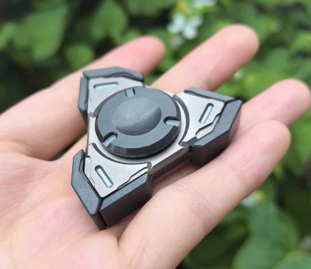 Gebruikt EDC Wanwu Zirkonium titanium mes spinner fidget decompressiespeelgoed