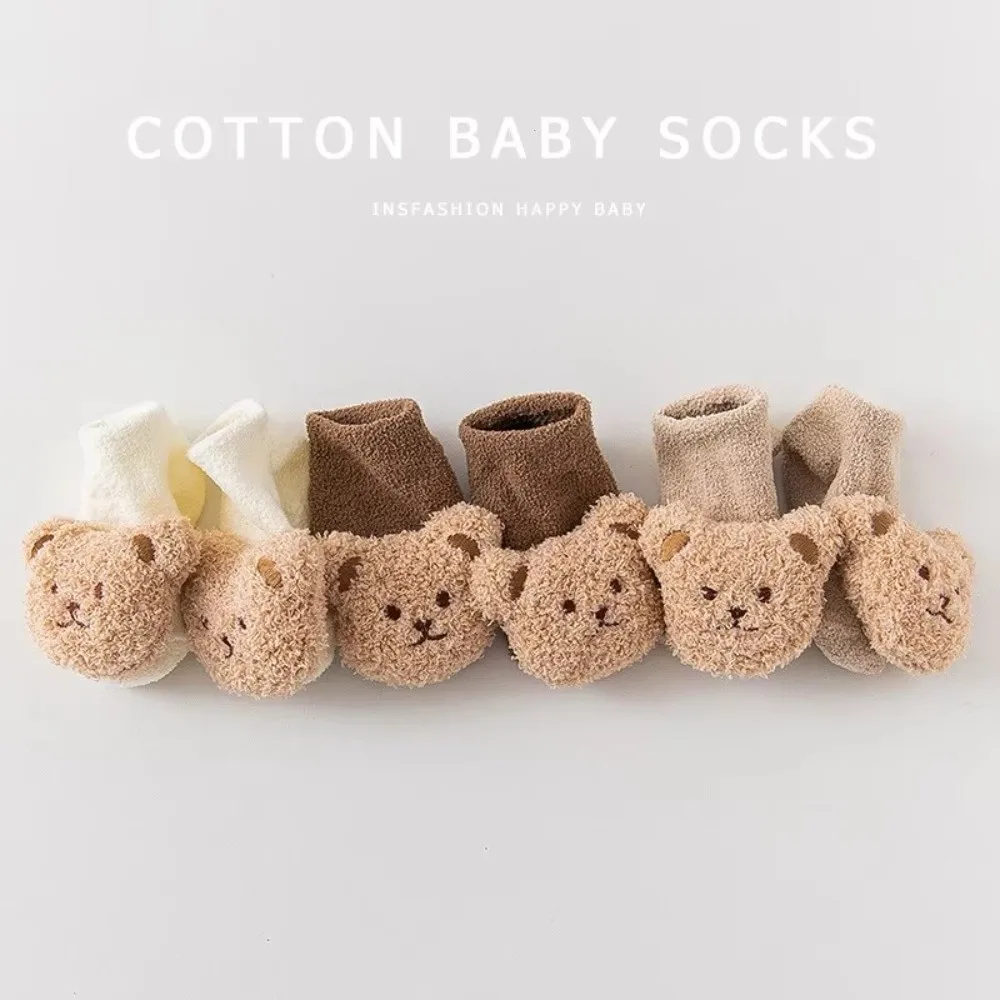 2PCS/Set New Cartoon Hat Socks Cute Animal Winter Knitted Pullover Hats Beanies Woolen Warm Newborn Short Socks Boy Girl