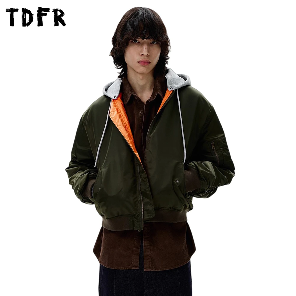 

Retro Spliced Ma-1 Bomber Jacket Mens Removable Hat Winter Thick Safari Style Pleated sleeves Quilted Jacket Man