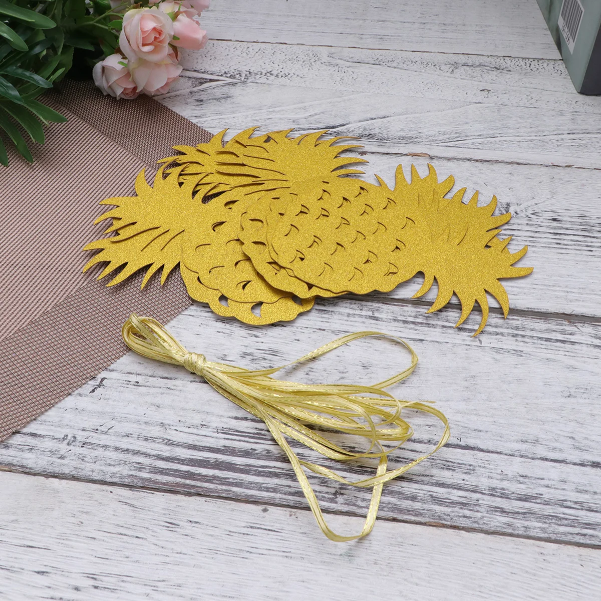 

Gold Pineapple Banner Hawaiian Tropical Party Garland Glitter Bunting Summer Beach Garden Bbq Luau Party Decoration