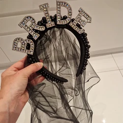 Corona de perlas negras góticas hechas a mano con velo, decoración de despedida de soltera, boda y despedida de soltera, regalo de octubre