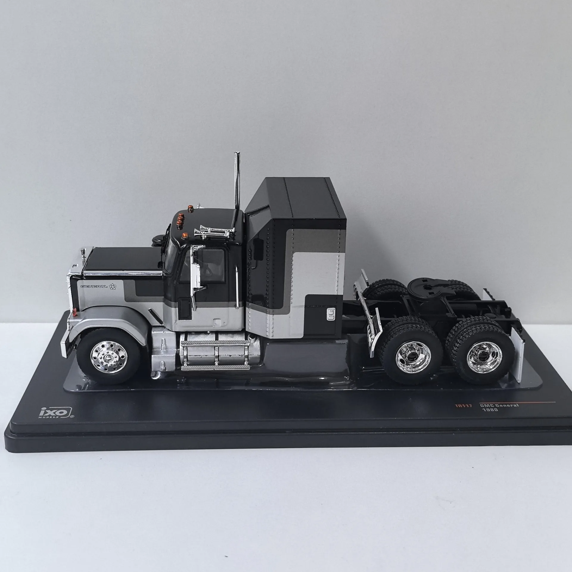 Moulé sous pression IXO 1/43 échelle GMC général 1980 moteurs généraux remorque camion alliage voiture modèle jouet à collectionner cadeau Souvenir affichage