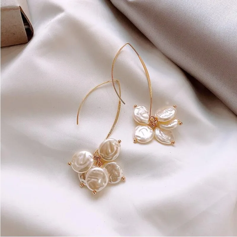

Simple temperament earrings for women, niche ear jewelry versatile stud earrings 2025 new jewelry.