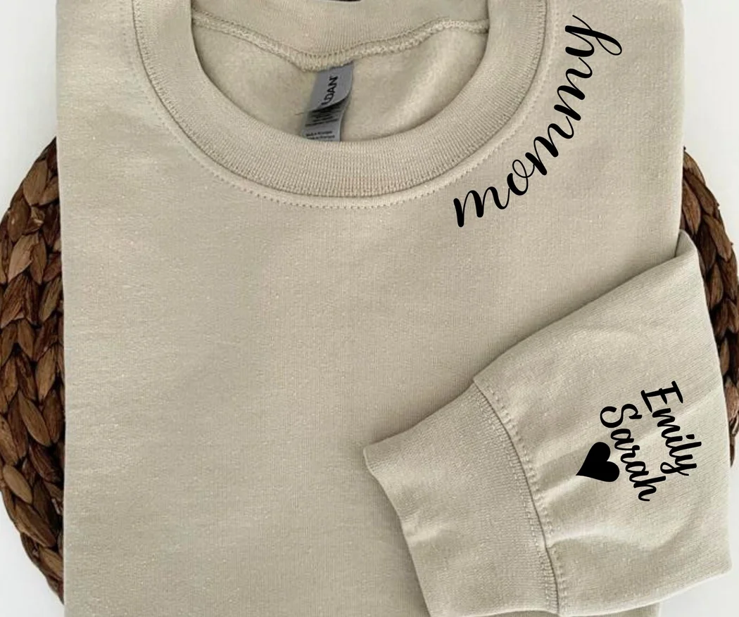 Sudadera de mamá personalizada con manga con nombres para niños, suéter de mamá minimalista, regalo de Navidad para mamá, regalo para el día de la madre