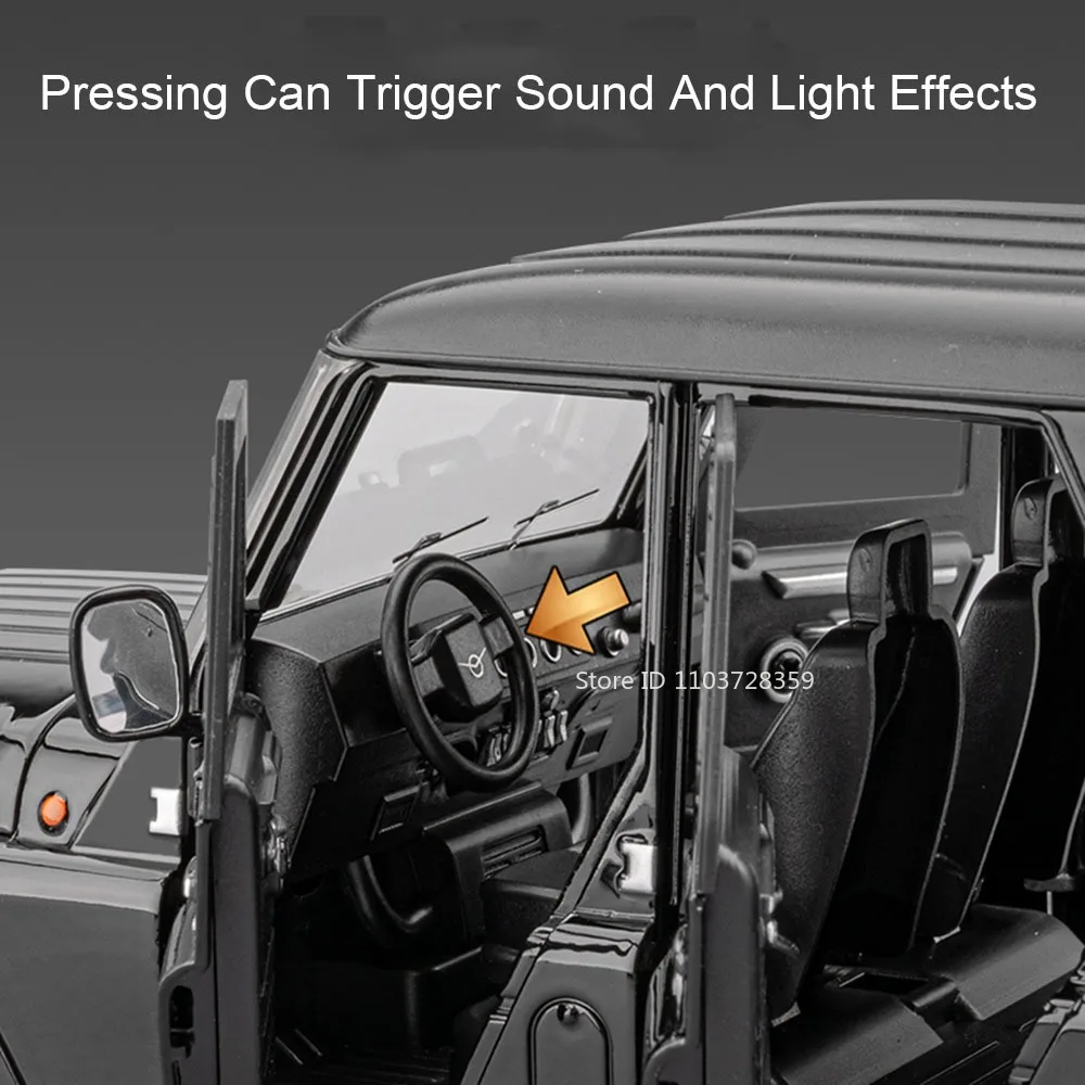 1:18 Scale UAZ Hunter VAN Car Toy Models Alloy Diecast Off-road Vehicles Sound Light Doors Opened Pull Back for Children Gifts