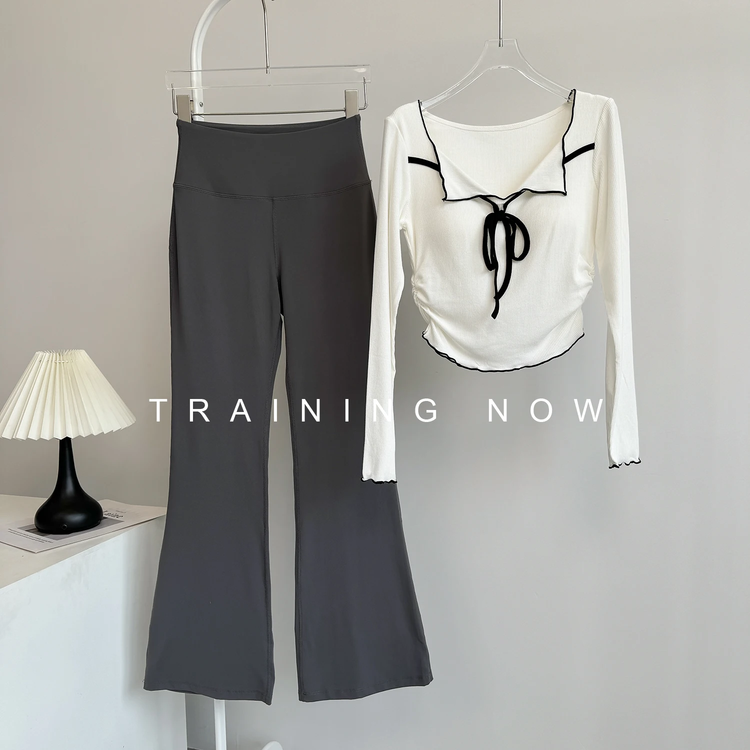 

Yoga clothing fitness suit for women in autumn with chest pads high-looking sports long-sleeved high-waisted hip-lifting