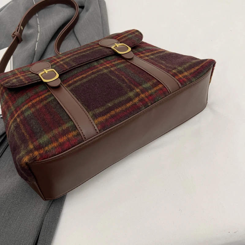 Women 2023 Autumn Winter Woolen Plaid Shoulder Bag Vintage Flap Satchel Commute All-Match Crossbody Bag High Quality Handbag