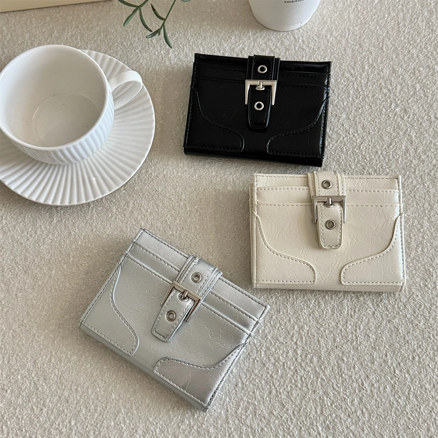 

Корейский кошелек Sle Ins с заклепками и несколькими картами, женский кошелек для монет, простой персональный женский кошелек, сумка из искусственной кожи