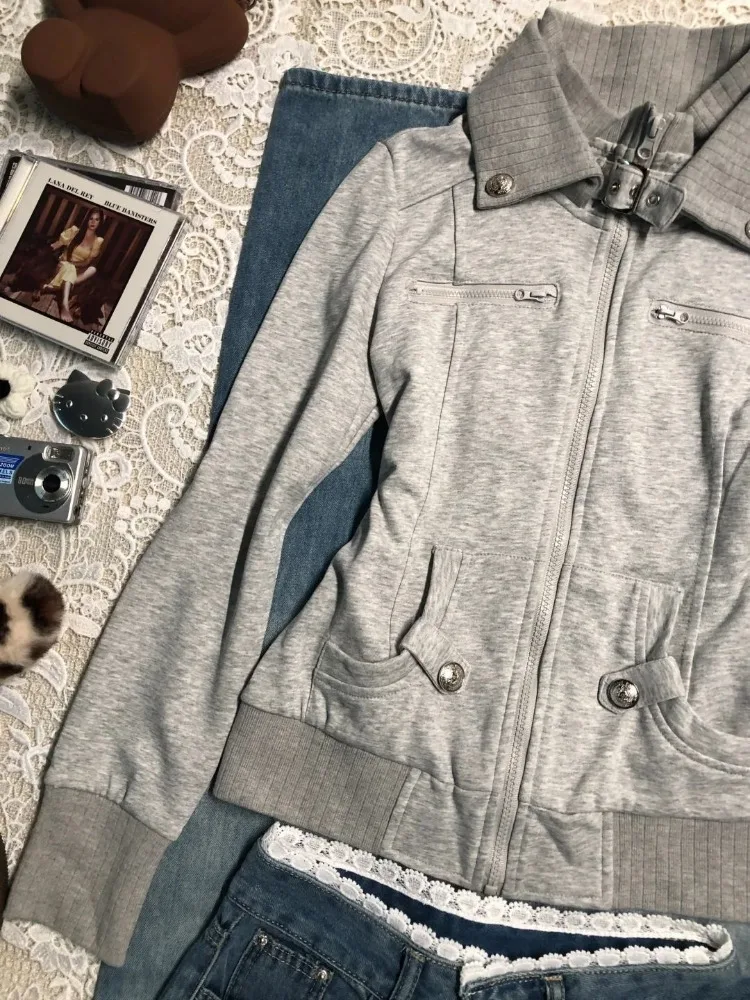 เสื้อสเวตเชิ้ตสไตล์ฮาราจูกุสีเทาสำหรับผู้หญิง รุ่นใหม่ต้นฤดูใบไม้ร่วง แขนยาว สไตล์ Y2K สตรีทแวร์ พังก์ คอตั้ง