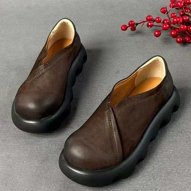 

Retro old treated cowhide women's shoes, flat bottomed casual shoes for the elderly, nostalgic genuine leather loafers