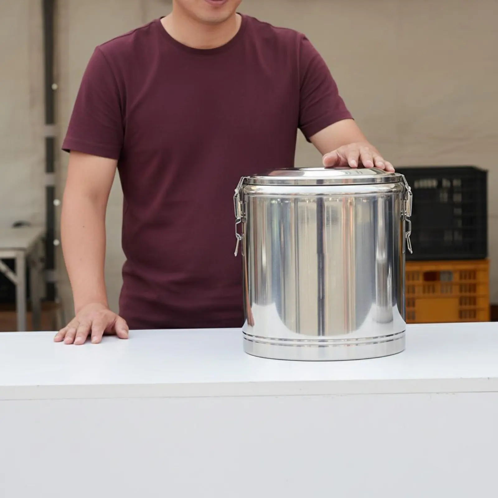 

Stainless Steel Insulated Barrel Portable Professional Hot and Cold Food Container Insulated Drink Dispenser Easy to Clean