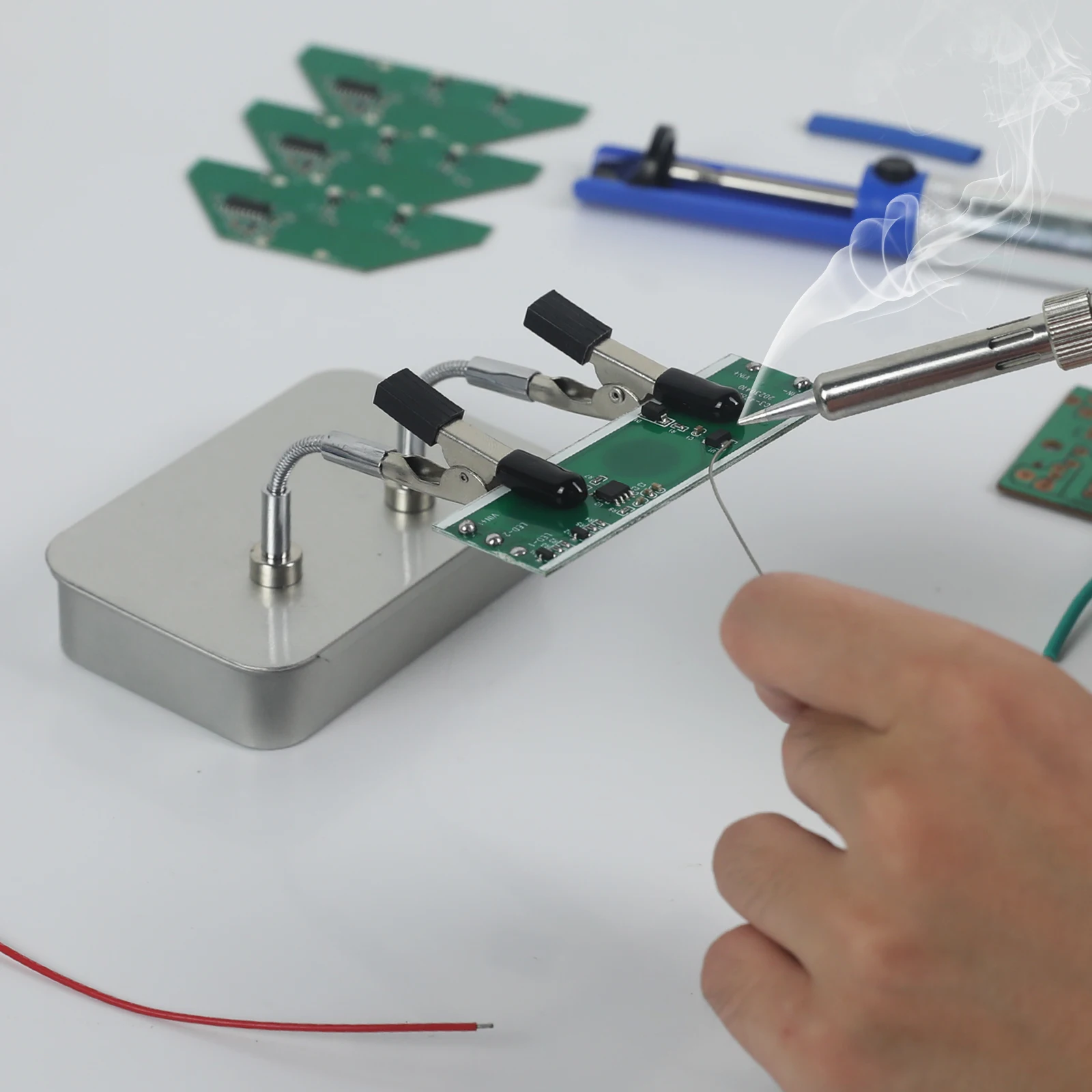 4/2 Arm Magnetic Soldering Helping Hands Flexible Third Hand PCB Clamp Universal Welding Repair Assistant Tools