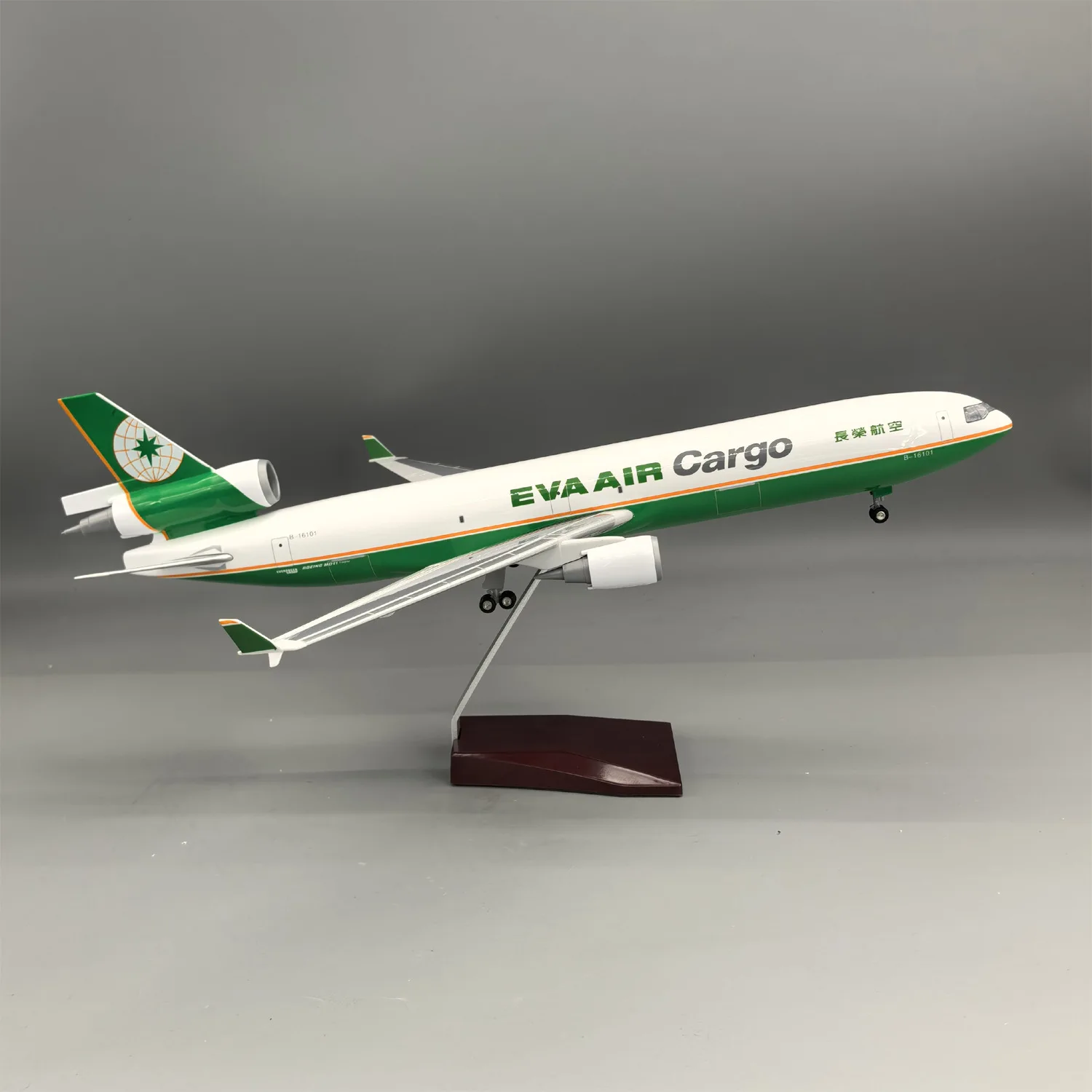 47cm EVA Air Cargo MD-11 Diecast Resin Model Airplanes 1:130 Scale Aircraft With Wheels & Base Assemble Gifts Display Collection