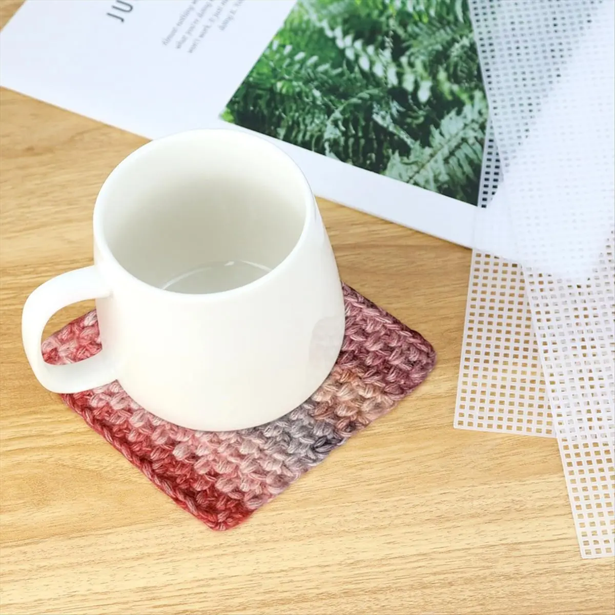 A73P 4 Pieces Plastic Mesh Canvas Sheets 10.2 X 13 Inch Mesh Sheet Canvas Sheets for Embroidery, Knit Crochet Projects 7 CT