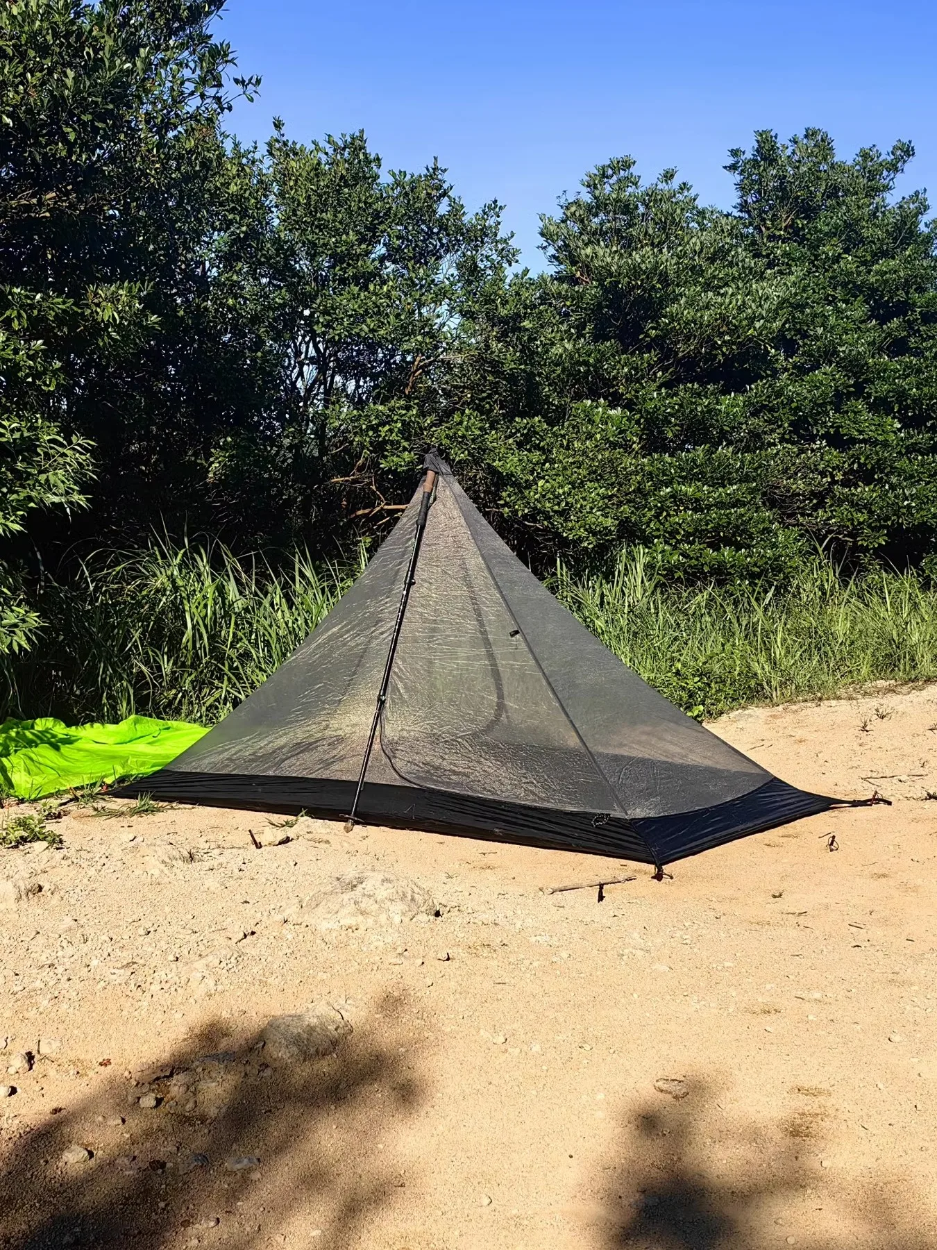 

Ultra-Light Pyrd Tent Double Silicon Nylon Outdoor Cam Tent Small Size 40D Nylon Fabric Aluminum Pole One Room Two l