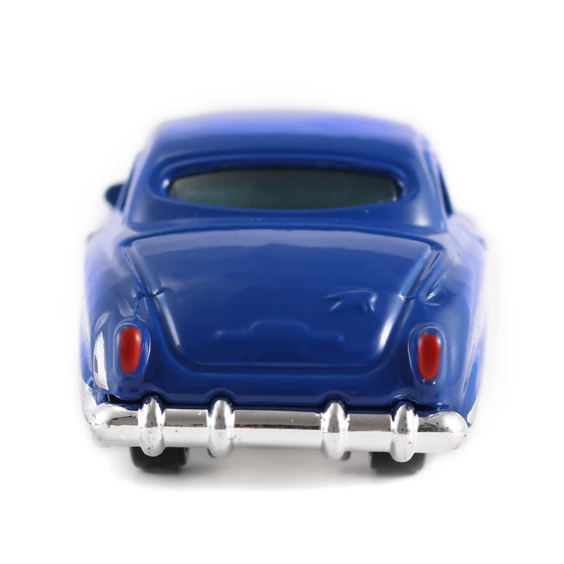 Disney Pixar Cars Anime Figures Doc Hudson Ramone Lightning McQueen Fillmore 1:55 modello in metallo auto da corsa giocattoli regali per bambini