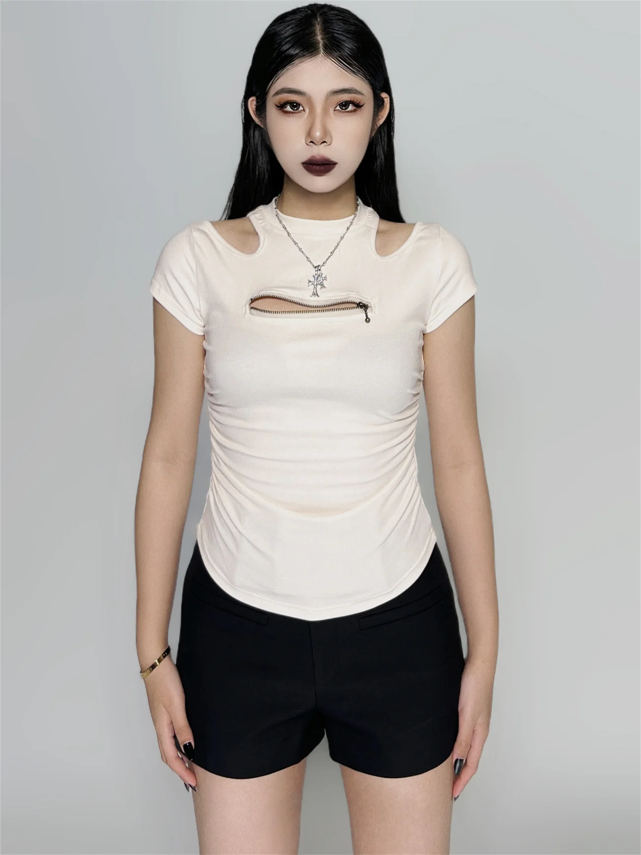 

Сладкий и пикантный летний женский топ-футболка в корейском стиле, облегающий, цвета пшеницы, с вырезами, из хлопка...