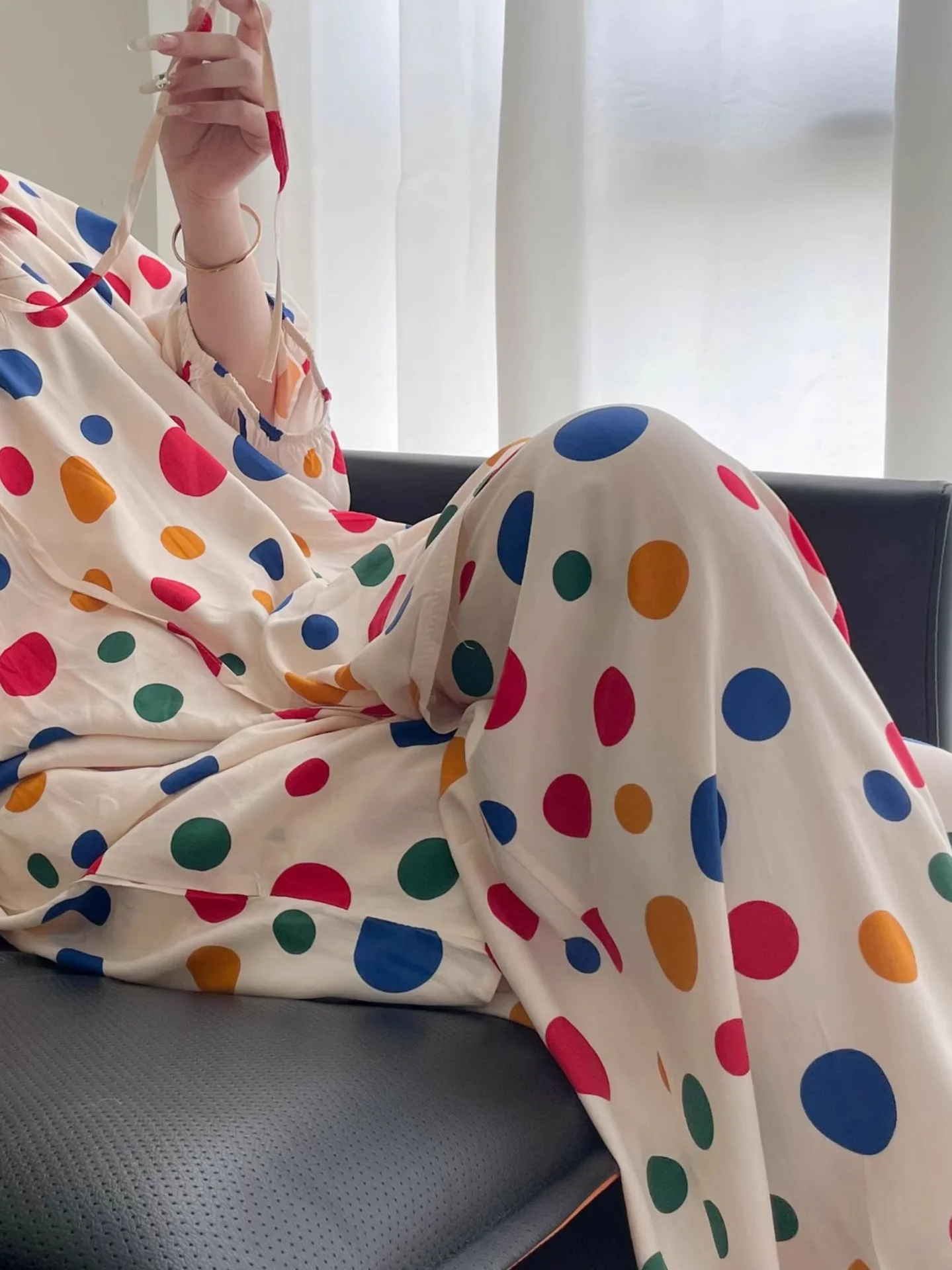 La stampa a pois dai colori dolci può essere indossata come un set da due pezzi per l'autunno delle donne Nuovo stile pigro Set completo da casa Pigiama sexy caldo