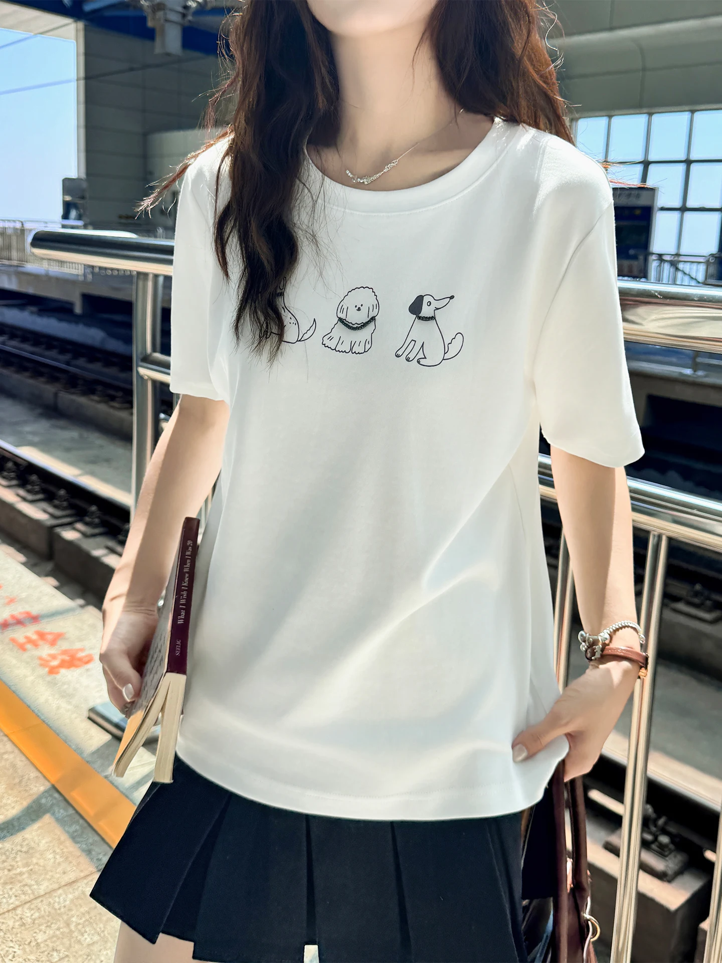 

Loose Casual Cotton T-irt round Ne ort Sve Print Design White Doggies Pattern Early Autumn New Sle for Women
