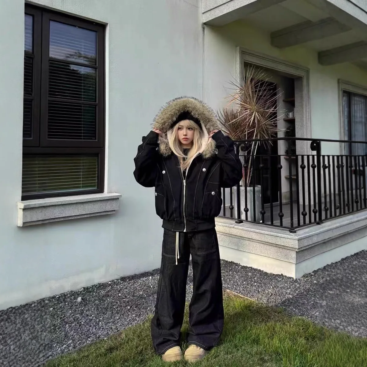 سترة أنيقة سوداء جمالية 2000s للسيدات لشتاء 2025 Y2k تصميم بقلنسوة معطف هاراجوكو ملابس نسائية فضفاضة غير رسمية