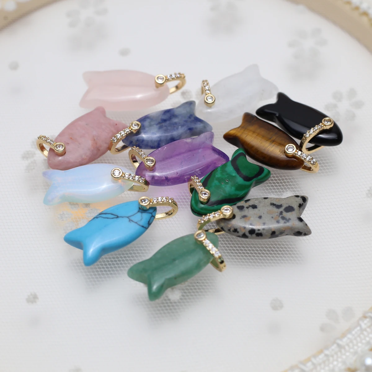 5pcs Natural Stone Pendant Exquisite Fish Clear Quartz Amethysts Pendant Charms for Making DIY Jewelry Necklace Bracelet 12x18mm