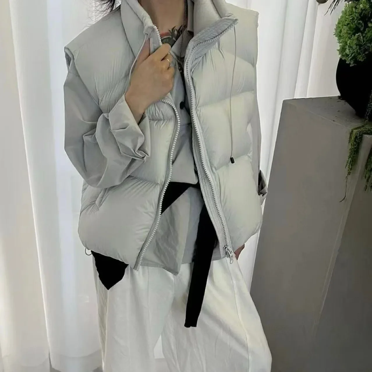 

2026 Autumn/Winter New Women's Puffer Jacket White Duck Down Vest Stand-Up Collar Fashion Thicken Loose Casual Vest