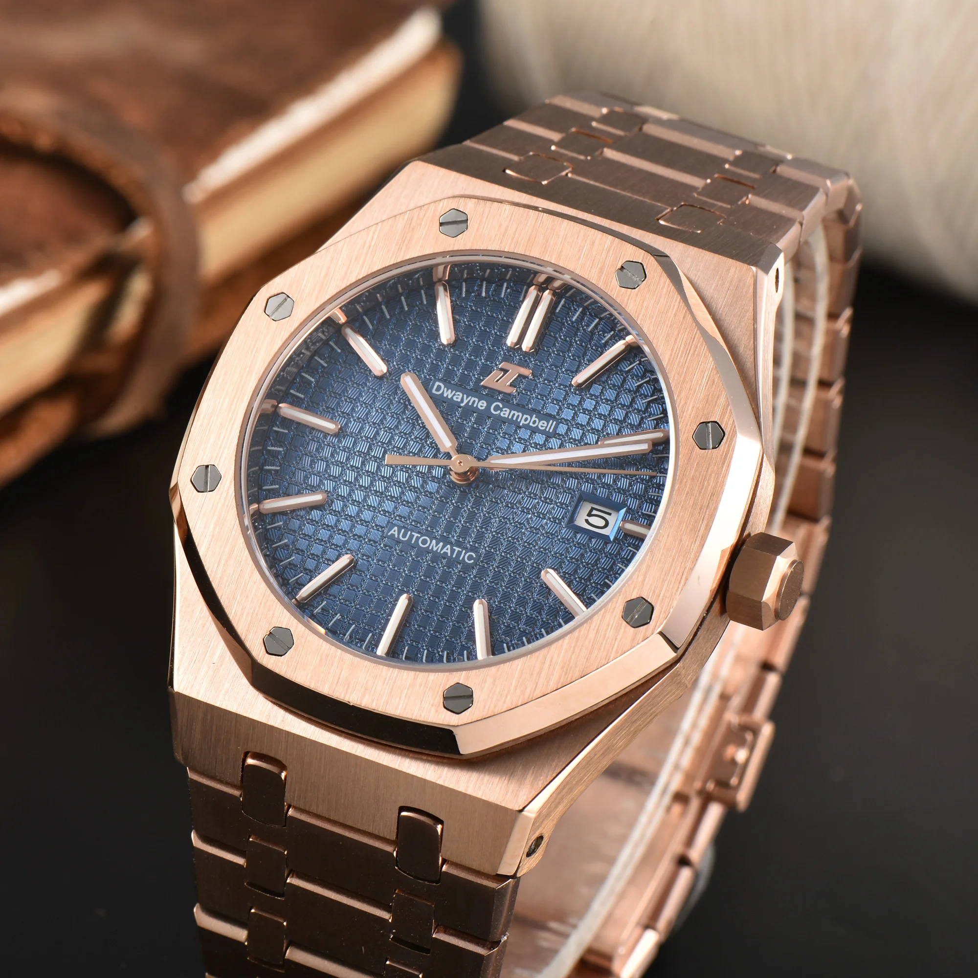 Fully automatic mechanical watch with NH35 movement, stainless steel strap, water-resistant, and sapphire glass watch face.