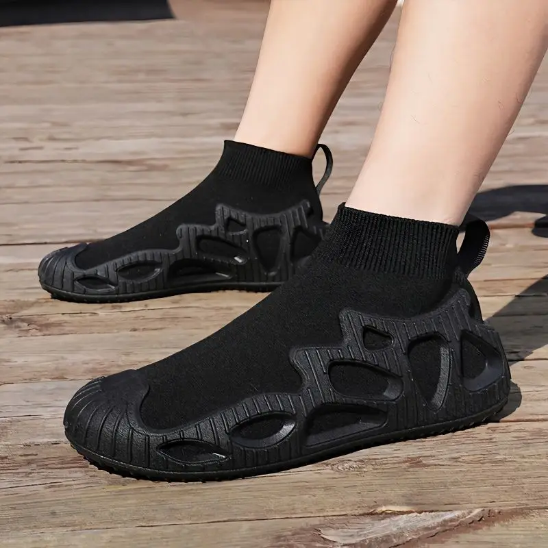 

Черные высокие дышащие спортивные туфли без шнуровки для мужчин. Летняя обувь унисекс по низкой цене по акции. Легкие мужские повседневные кроссовки для спортзала.