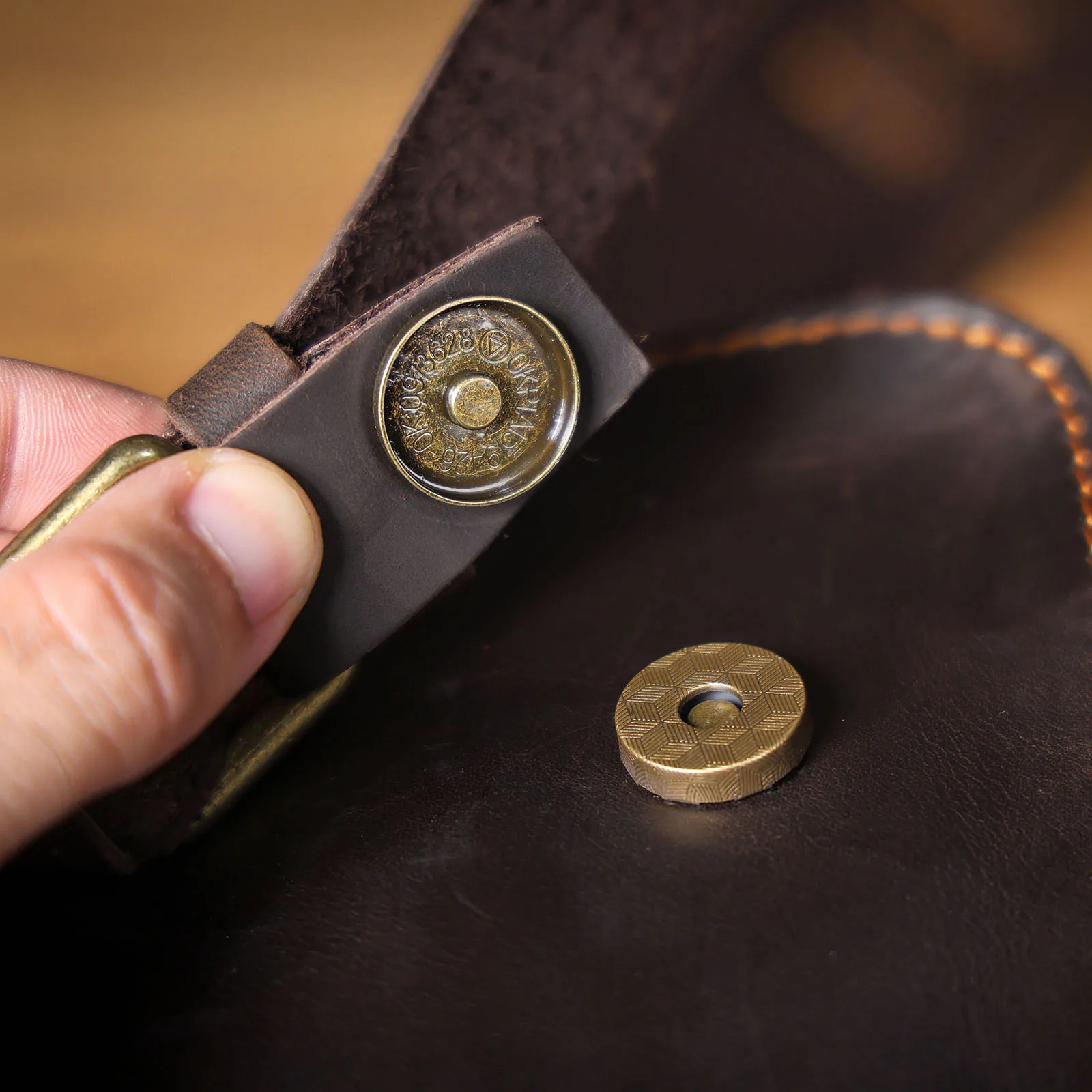 S.WORKER Vintage Echtleder-Rucksack für Herren, Große Laptop-Schultertasche aus Rindsleder, Klassische Vintage Crazy Horse Schultasche für Reisen – Detail 15