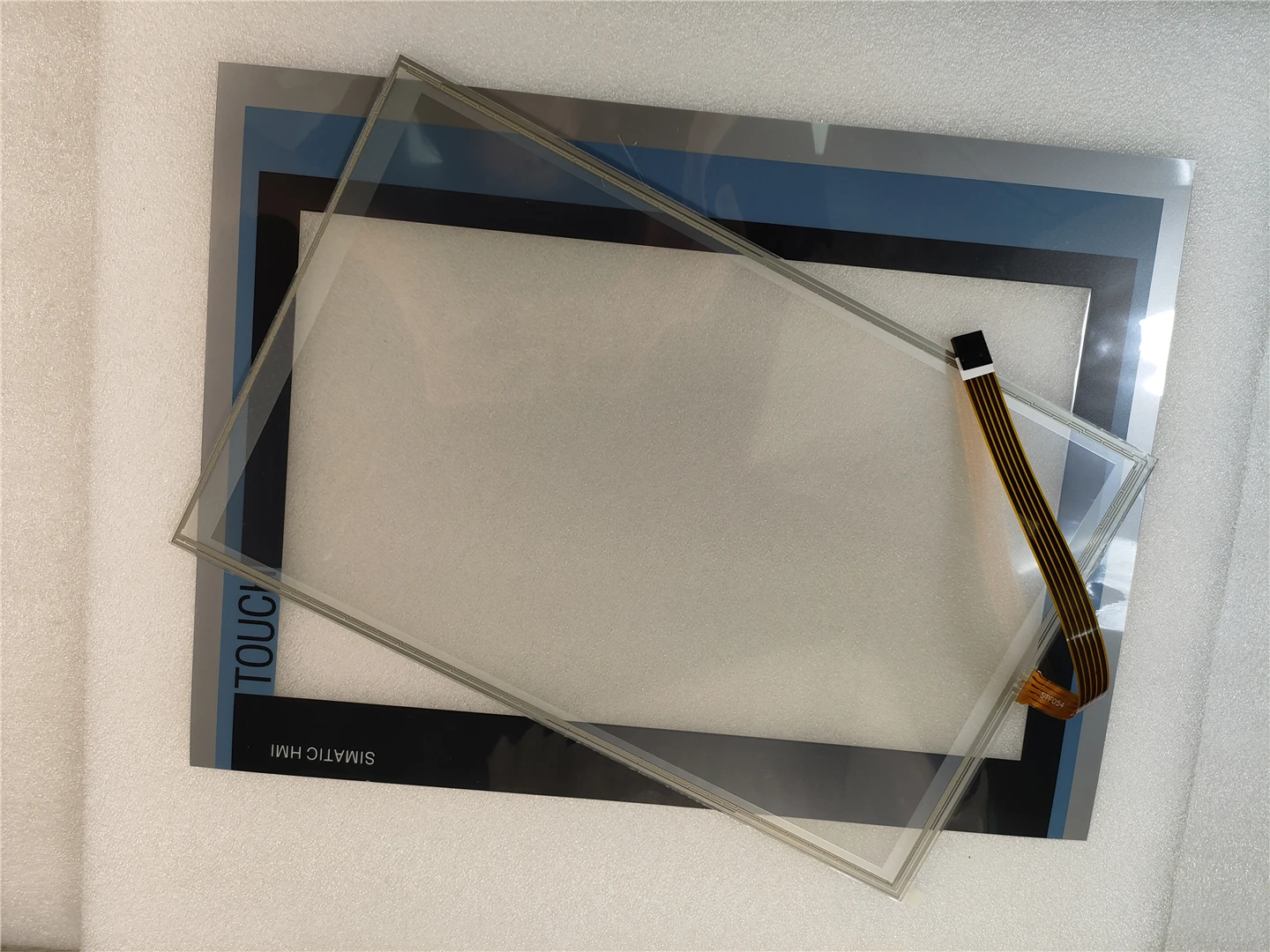 

IPC477D 6AV7240-7BD00-0PA0 -- Пластиковые защитные пленки для сенсорных экранов