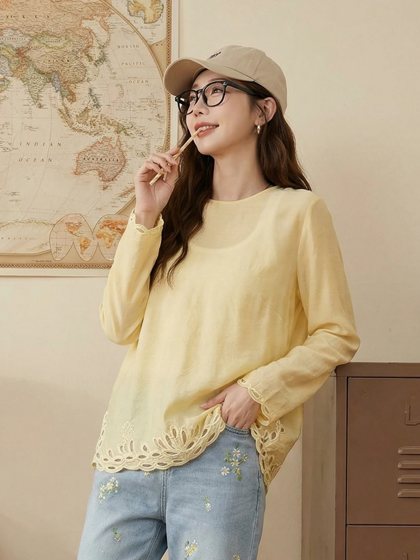 

Elegant Hollow out Long Sleeve Loose Women's Shirt Breathable Polyester Fiber round Neck Casual Fashion Spring Summer Top