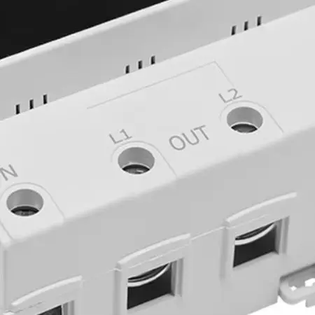 Auto For Reset Three-Phase Protector for Overcurrent 1A to 63A 100A Adjustable Range with Forward Input Reverse Output Wiring