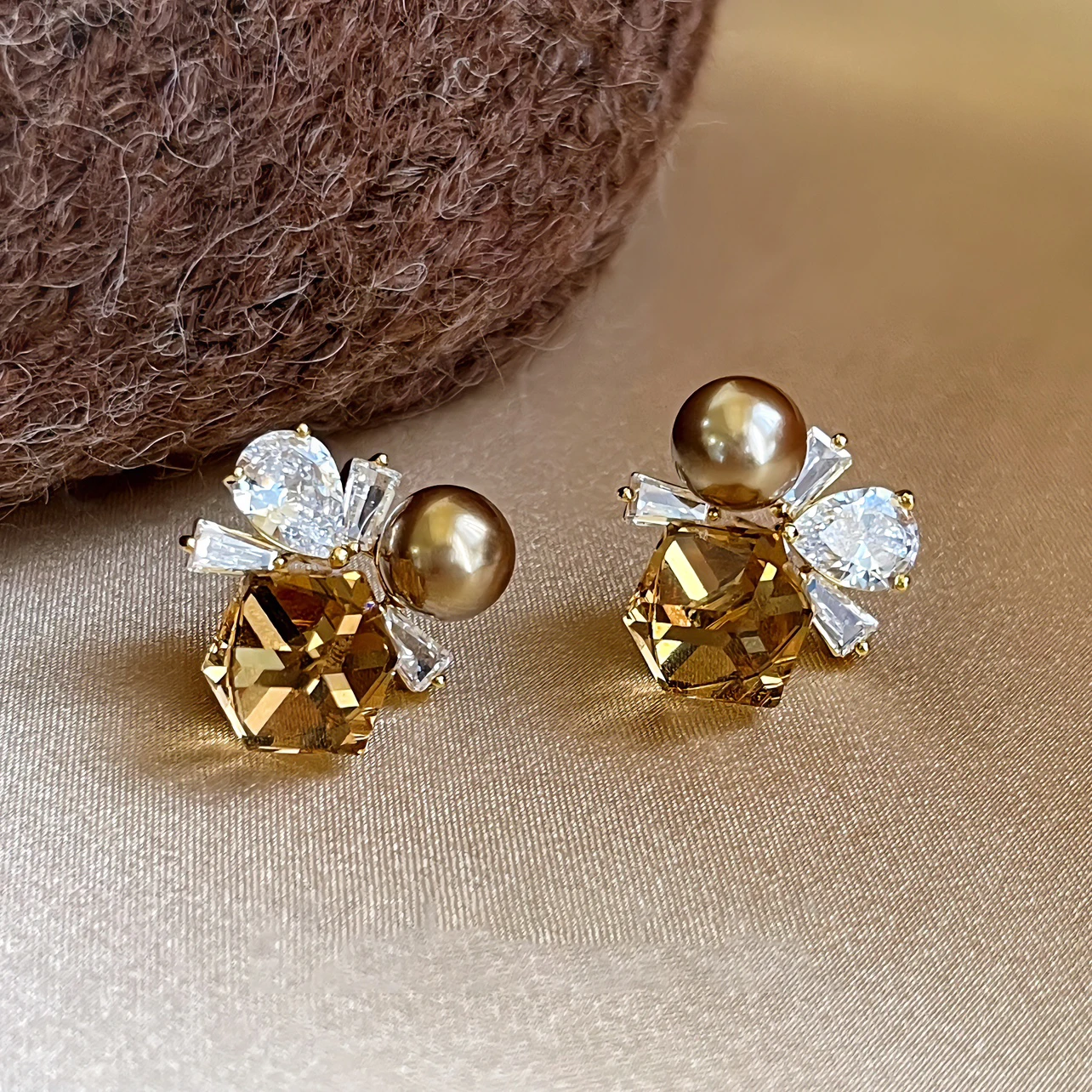 2025 Neue Champagnerfarbene Block-Imitation Kristall-Strass-Ohrringe für Damen, Trendiger Schmuck, Luxuriöse Accessoires – Detail 9