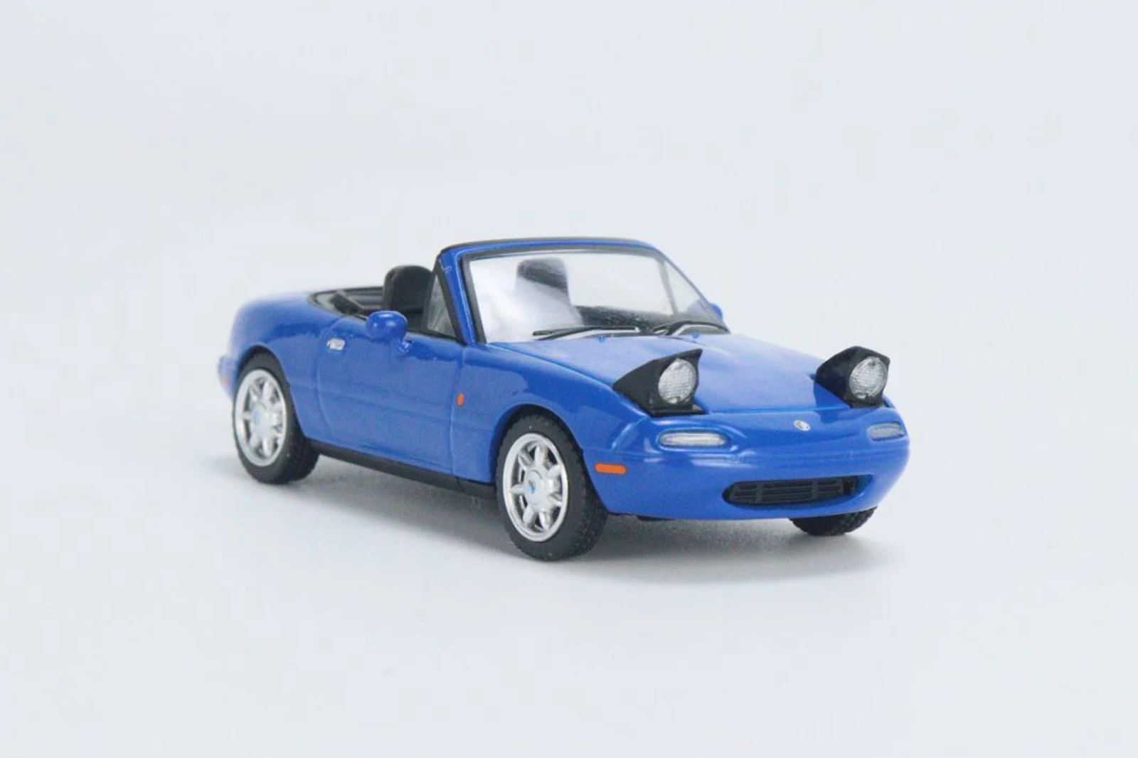 1:64 Scale Diecast Alloy Mazda Miata MX-5 (NA) Convertible Sports Car Model Blue Classic Adult Toy Gift Souvenir Static Display