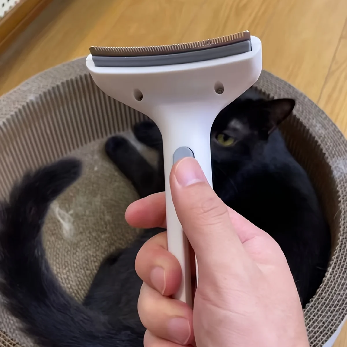 Image 6: 1pc Brosse à poils pour animaux de compagnie - Brosse à base large en forme d'arc, élimine facilement les poils lâches pour chiens et chats