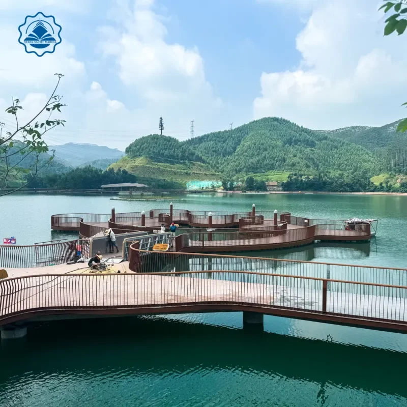 Customized Special Shaped Pontoon Platform Curved Water Plank with Aluminum Handrail for Lakeside Sightseeing Pontoon Bridge